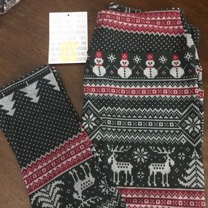 One Size Lularoe Holiday Sweater Leggings!!!